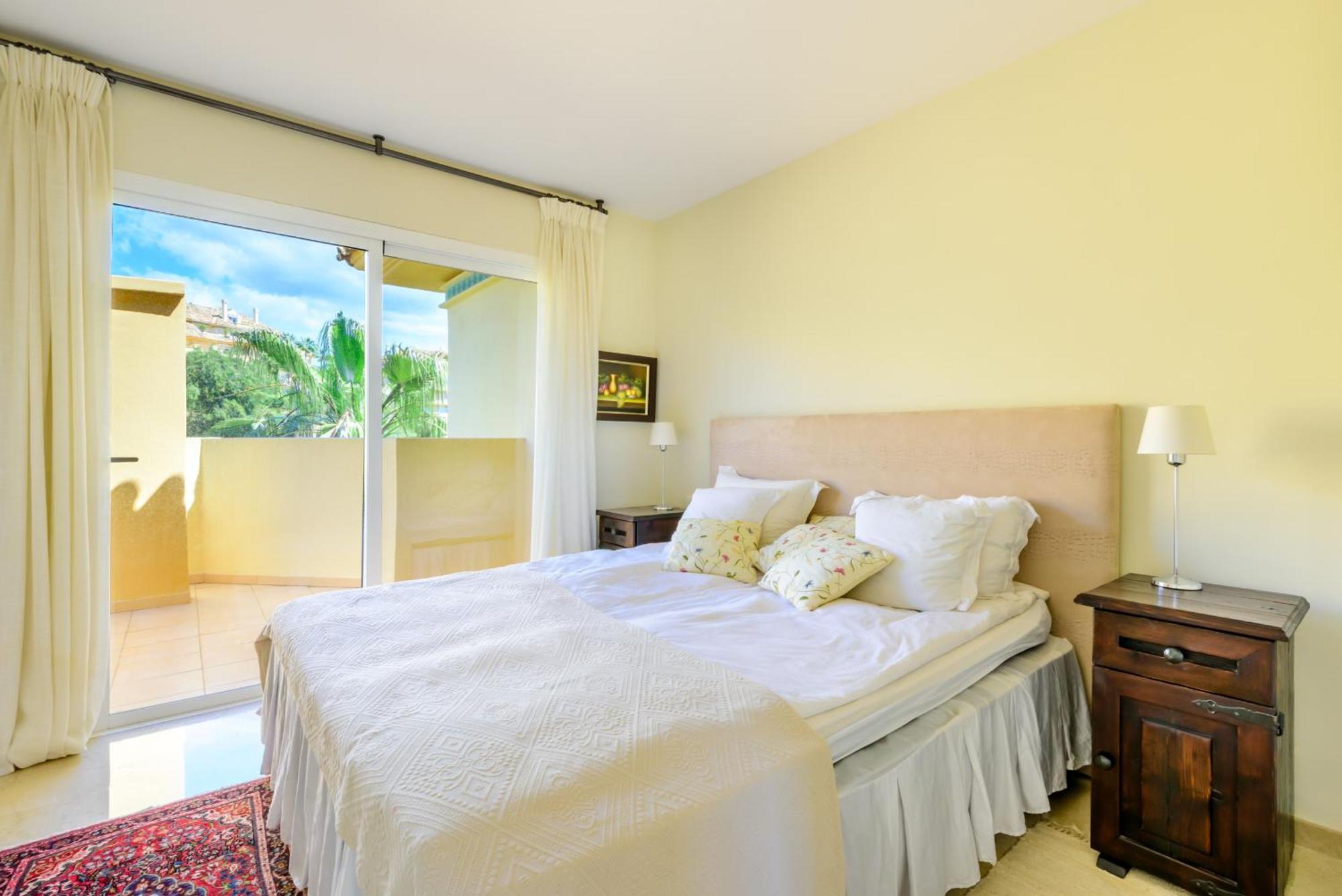 Elviria Hills Penthouse - Idyllic Golf & Sea View Oasis In Appartement Marbellac