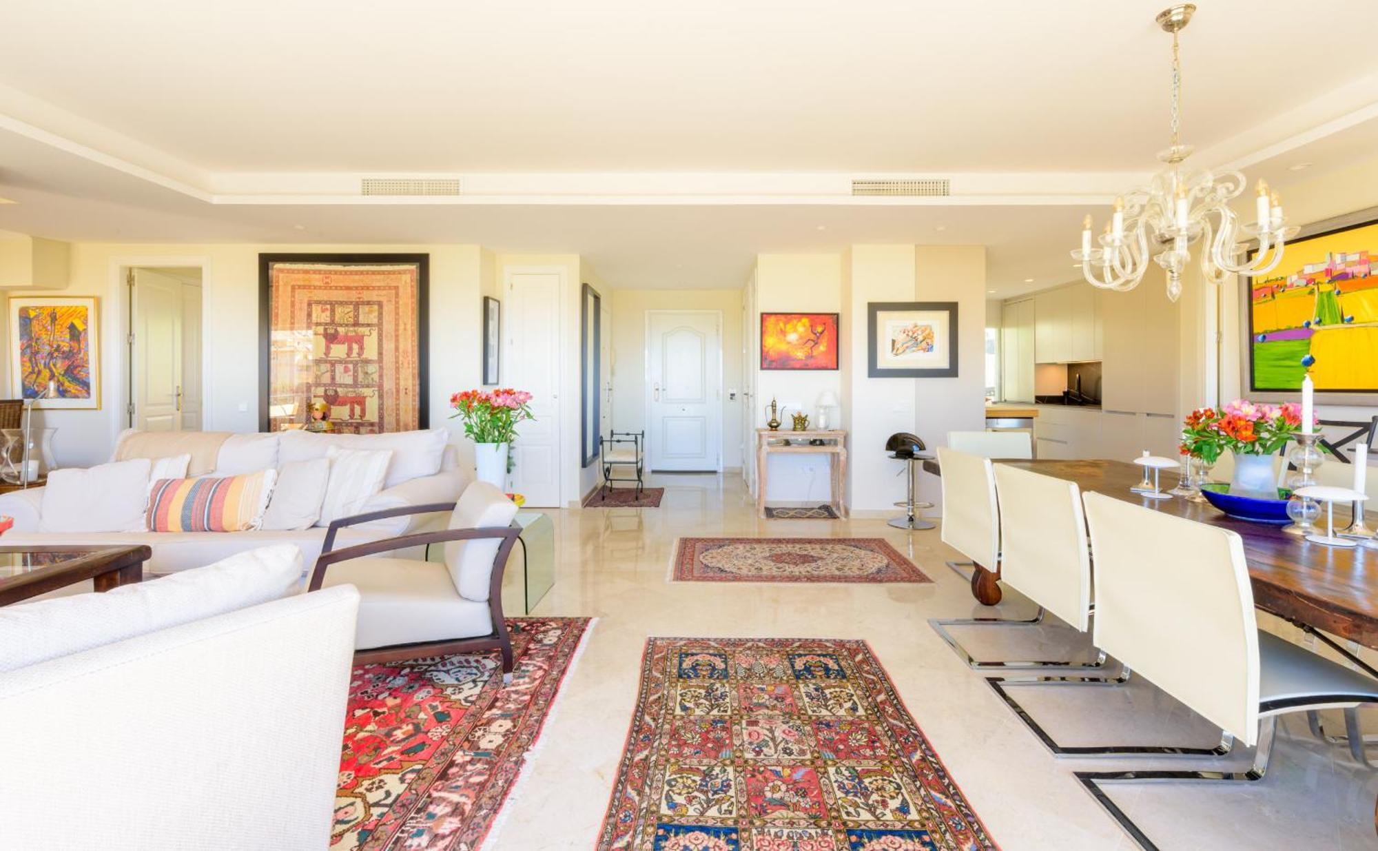 Elviria Hills Penthouse - Idyllic Golf & Sea View Oasis In Appartement