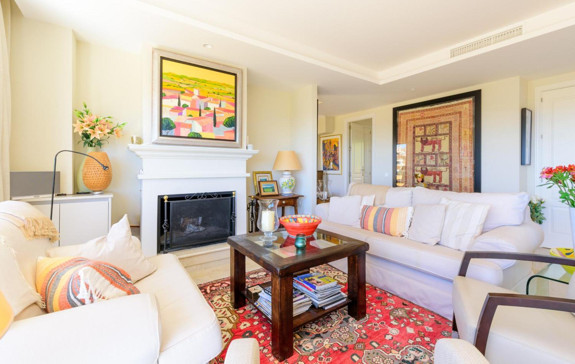 Elviria Hills Penthouse - Idyllic Golf & Sea View Oasis In Appartement