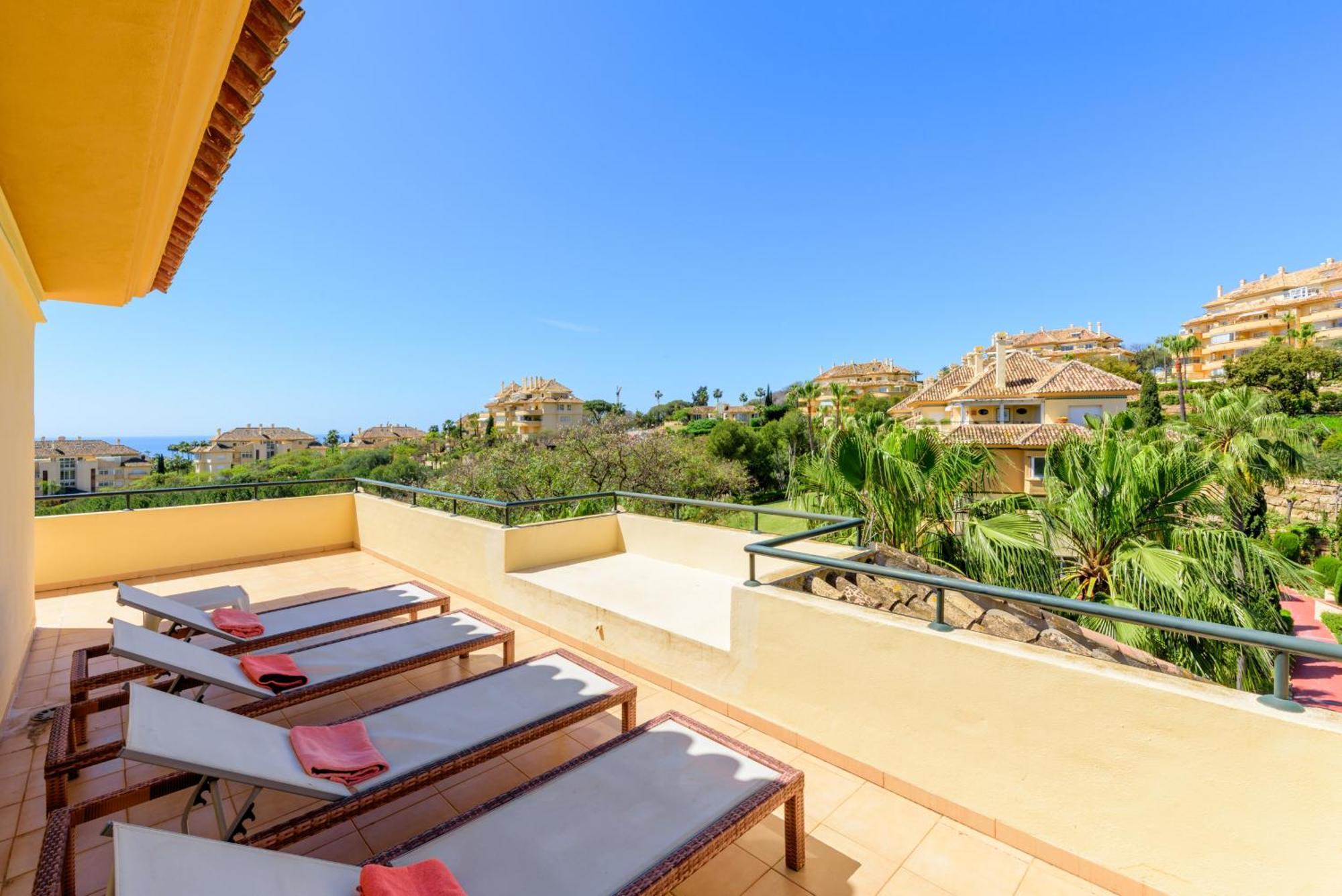 Elviria Hills Penthouse - Idyllic Golf & Sea View Oasis In Appartement *
